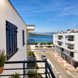 Apartamento con terraza vista mar y playa
