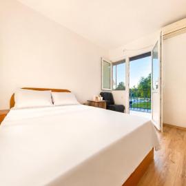 Camere de închiriat SINED, hotel Saturnban
