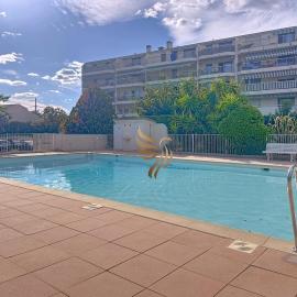Édenia, AC,balcony swimming pool, Wi-Fi & parking