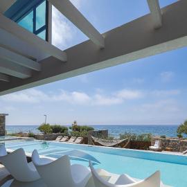 Moonlight Villas Calypso - Sleek Coastal Living by etouri, hotel a Koutsourás