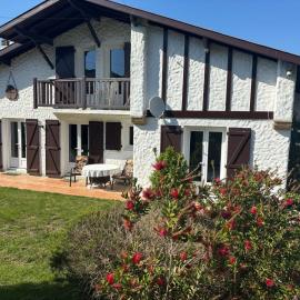 Villa Azkanean