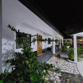 Maria's place, hotel in Tujering