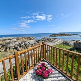 The Point by the Sea, hotel in Carraroe