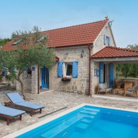 Holiday Home Toma