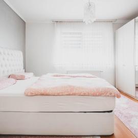 Haus mit 4 Schlafzimmern, 2 Bäder und Garten、ハノーファーのホテル