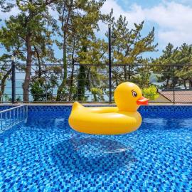 Yeosu Sea&Blue Family Pension, hotel in Yeosu