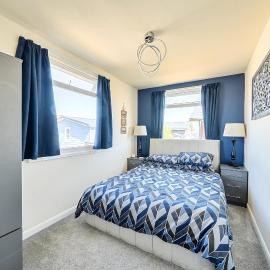 3 Bedrooms Sleeps 6 Spacious Chalet Log Burner, hotel en Bridlington