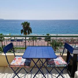 Azur Pearl - Luxury Sea View Apartement - La plage à vos pieds, hotel Nizzában