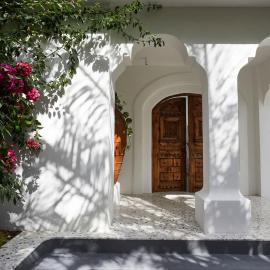 Mykonos Luxury Villa at Sunshine Beach, hotel in Sunshine Beach