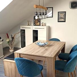 Ferienwohnung im Vilstal Dachgeschoss mit Klima, hotel en Rieden