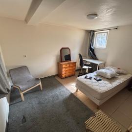 Cozy room in Colombes