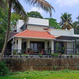 Dream Home Homestay, hotel sa Parūr
