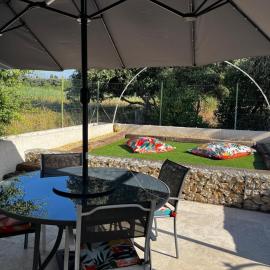 Maisonnette et Campagne Provençale, avec Piscine