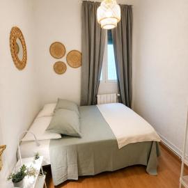 Fernan Gonzalez Street, Private rooms