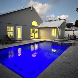 Abacoa/Alton area Heated Pool/Spa Luxury 4Bed Home