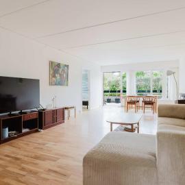 Lovely Apt In Charlottenlund 15 min From Center，夏洛騰隆的飯店