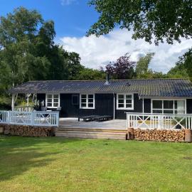 Wonderful Vacation Home With Big Garden