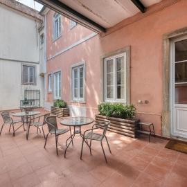 Apartamento em Sintra com 5 quartos e pátio - Até 10 hóspedes