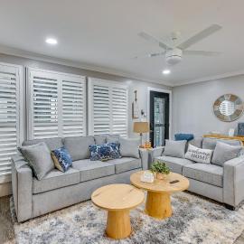 Elegant FL Condo w/ Pool: Walk to Madeira Beach!