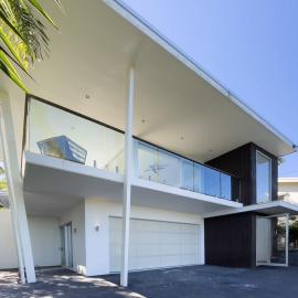 Stunning Views, Private Pool Near Hastings St