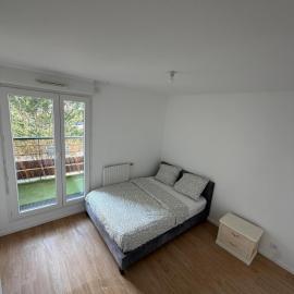 Modern 2BR Train, Versailles, Paris, hotel u gradu Plezir