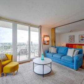 Fort Myers Beach Studio w/ Balcony & Views!, Hotel in Fort Myers Beach
