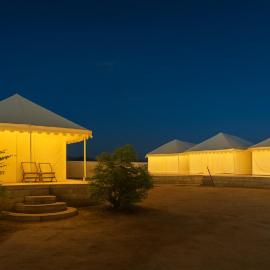 Desert Island Luxury Camp & Resort Jaisalmer, מלון בג'איסלמר