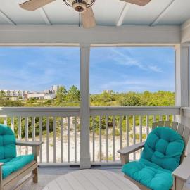 Airy townhouse with pool hot tub central AC & washerdryer - dog-friendly, hotel sa Perdido Key