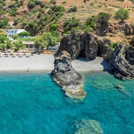 Spilies Beachfront Retreat by TheCreteEscape, hotel di Korakas