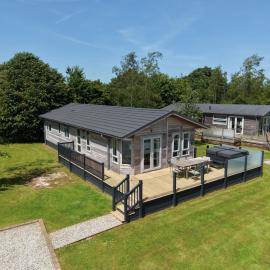 4 Meadow Retreat