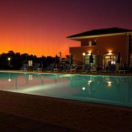 Villa Cilento, PISCINA CAMERE APPARTAMENTI & RISTORANTE