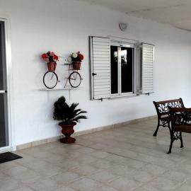 Irida Suite, hotel in Salamina