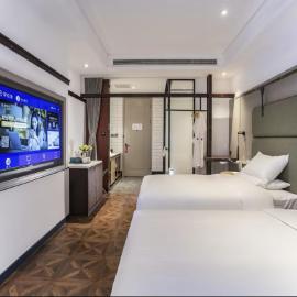 Manxin Hotel Qingdao Zhanqiao Railway Station, hotell i Qingdao