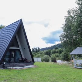 A-frame cottage, hotel in Mykulychyn