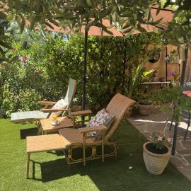 House Isabelle in Golf Saint Endreol, Provence, great view, hotel in La Motte