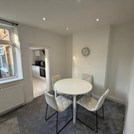 Three Bedroom House In Uxbridge