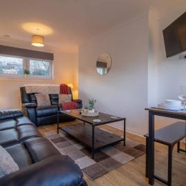 Raeburn House- 3 Bedrooms, 2 Bathrooms in Hamilton โรงแรมในHigh Blantyre