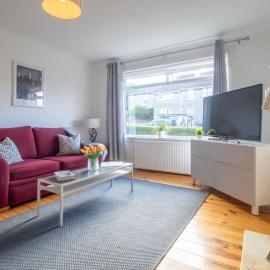 Ashgrove House - 3 bedroom, viešbutis mieste Koutbridžas