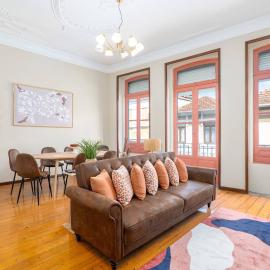 Spacious Vintage Porto House, hotel em Porto