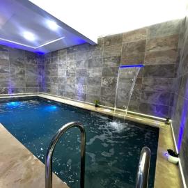 Maison de Prestige avec Piscine Privee avec la clim dans toutes les chambres Ideale pour des Vacances en Famille, hotel di Oujda