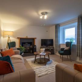 Lynwood - 4 Bedroom House with Views of Loch Gilp、Ardrishaigのホテル