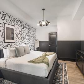 Suite Downtown Penthouse w Private Terrace Hotel