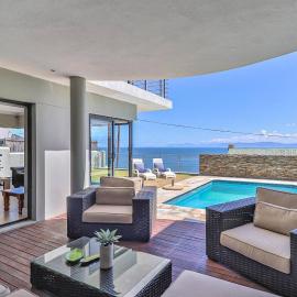 72 On Vyfer Family Friendly Whale Watching Pool