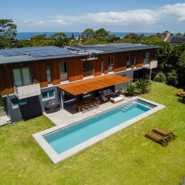Treestone Villa Hermanus Pool & Mountain Views