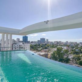 Theaura S Viewdowntownsdpoolgymlounge Bbq