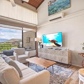 Penthouse with lanai, pool & beach access