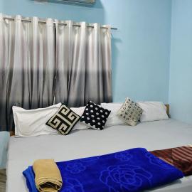 Shreeram Guest House -Affordable AC Stay Near temple, hotel in Ujjain
