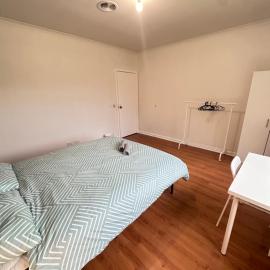 Large & Spacious Queen Room in Convenient Broadmeadows Location - CR6