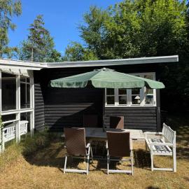 Forest Retreat Near Beach And Rønne, hotel en Rønne