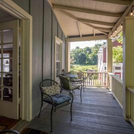 2BR Pet-Friendly Walk to Cafes Trails & Wineries, hotel a Rosendale